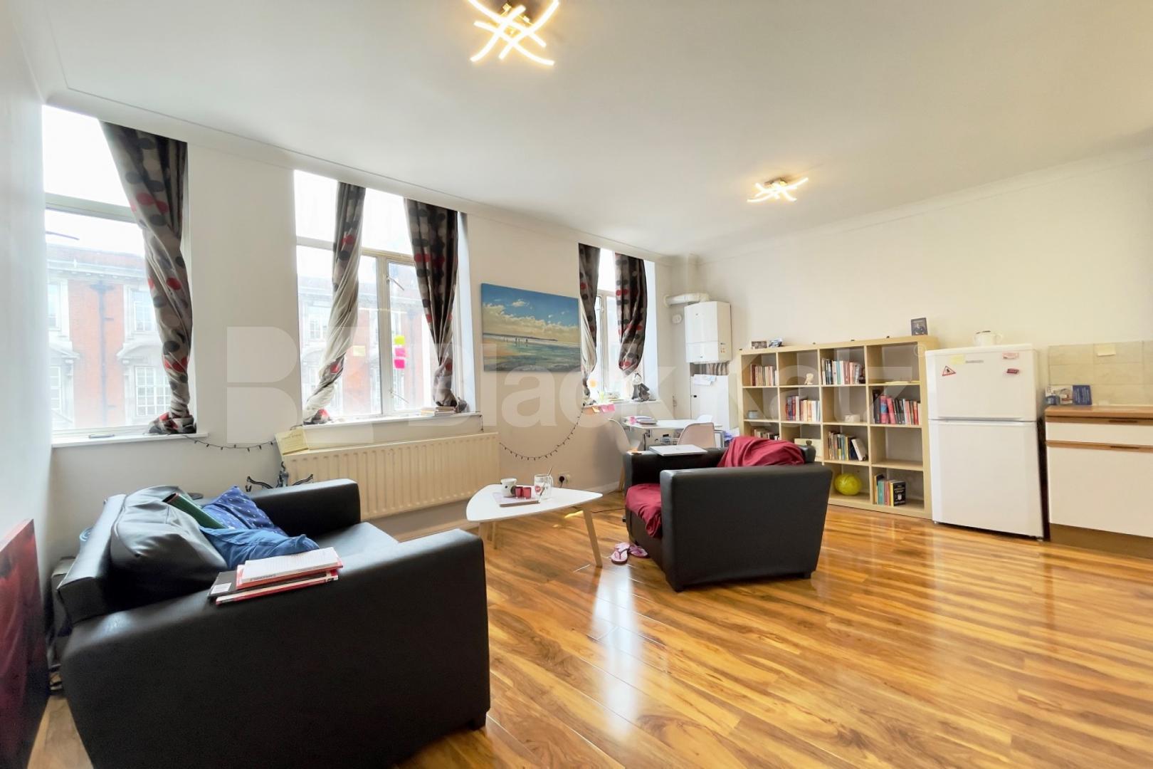 Superbly located & recently redecorated one bedroomed apartment  Borough High Street, Borough